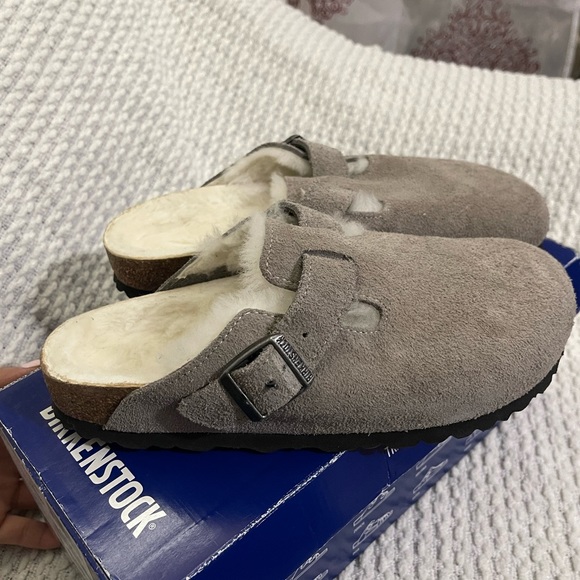 Birkenstock Shoes - Birkenstock boston shearlings. Color ‘Stone Coin’. Size 037 Narrow  (size 6)